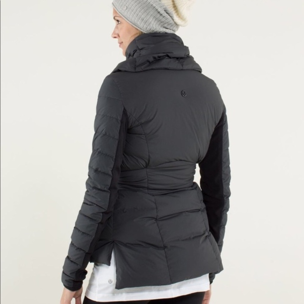 RARE Lululemon Enfold Wrap Puffy Jacket Black Coal - Size 4 - Picture 2 of 5